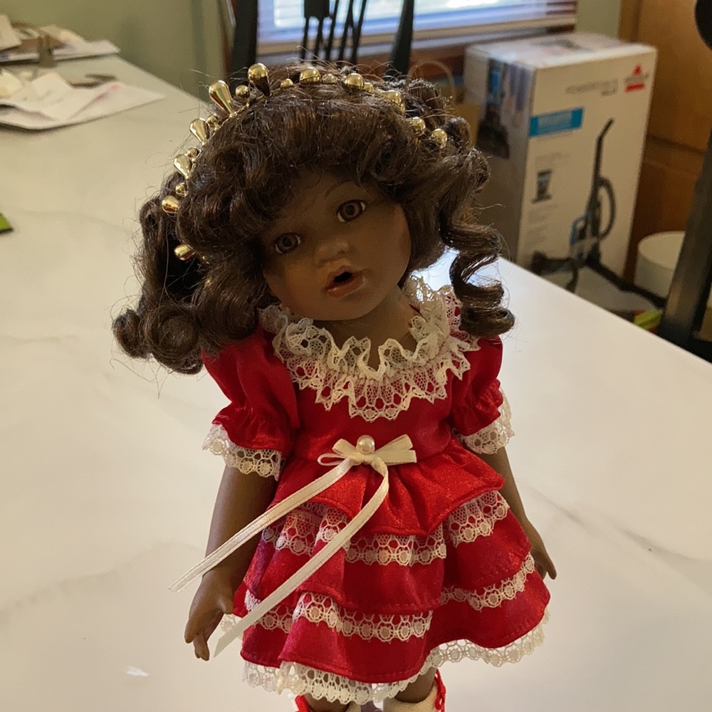 Porcelain doll. - Picture 3 of 7